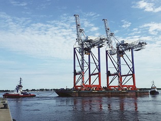 Liebherr STS en route to Fenix Container Terminal Bronka St Petersburg - sm
