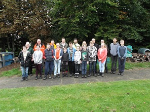 DP World London Gateway staff and St Cleres pupils - sm